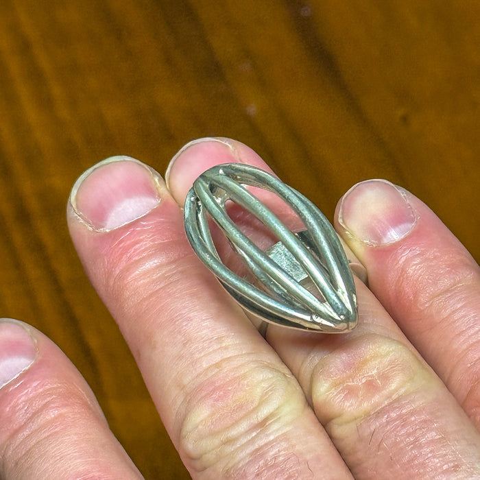 Wide Lengthwise Orb Ring