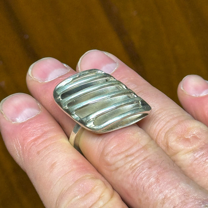 Oblique Cage Ring