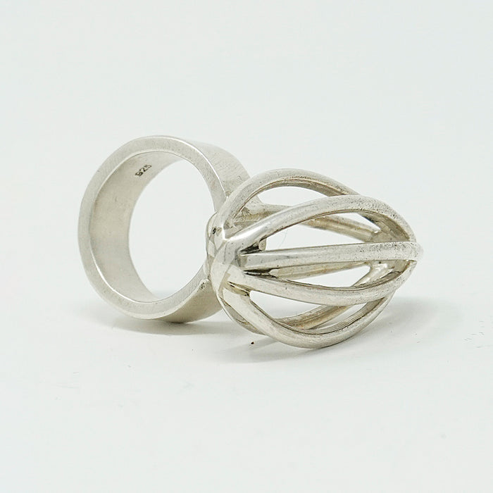 Wide Lengthwise Orb Ring