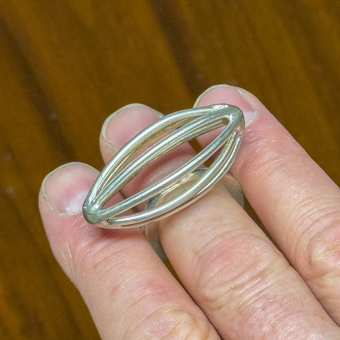 Widthwise Orb Ring